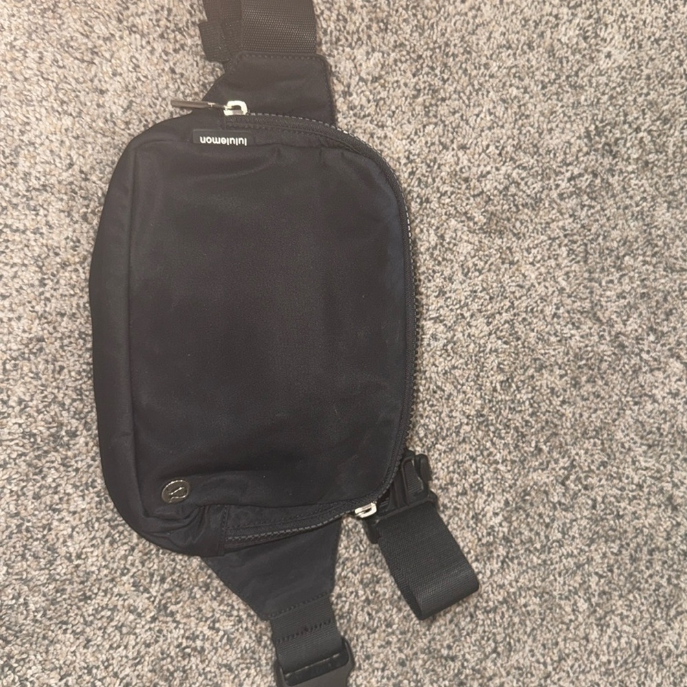 lululemon belt bag